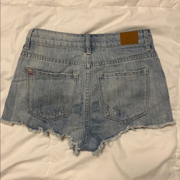 BDG cheeky camo denim shorts - Picture 2 of 3